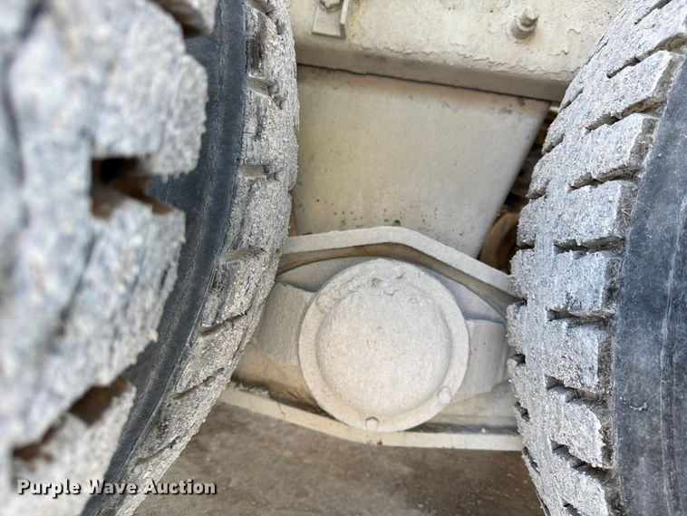 image for item DN6670 2005 Mack Granite CV713  ready mix truck