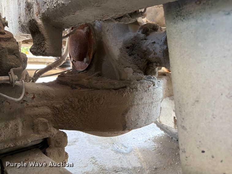image for item DN6670 2005 Mack Granite CV713  ready mix truck