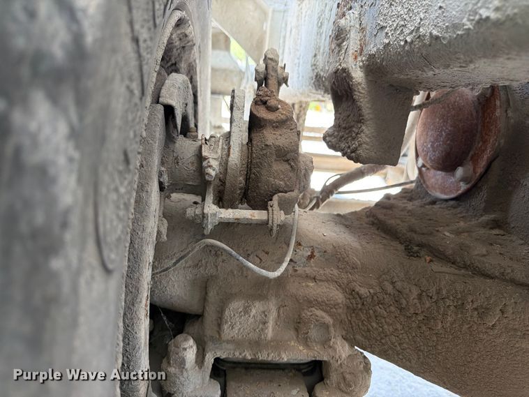 image for item DN6670 2005 Mack Granite CV713  ready mix truck