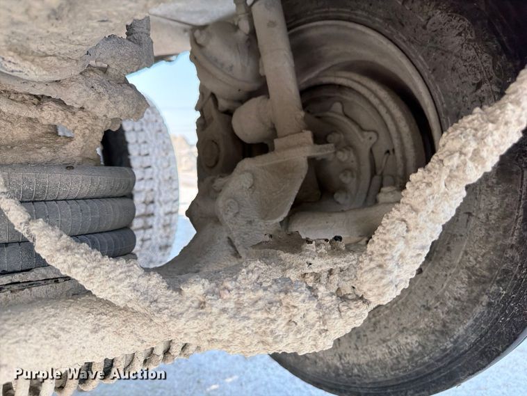 image for item DN6670 2005 Mack Granite CV713  ready mix truck