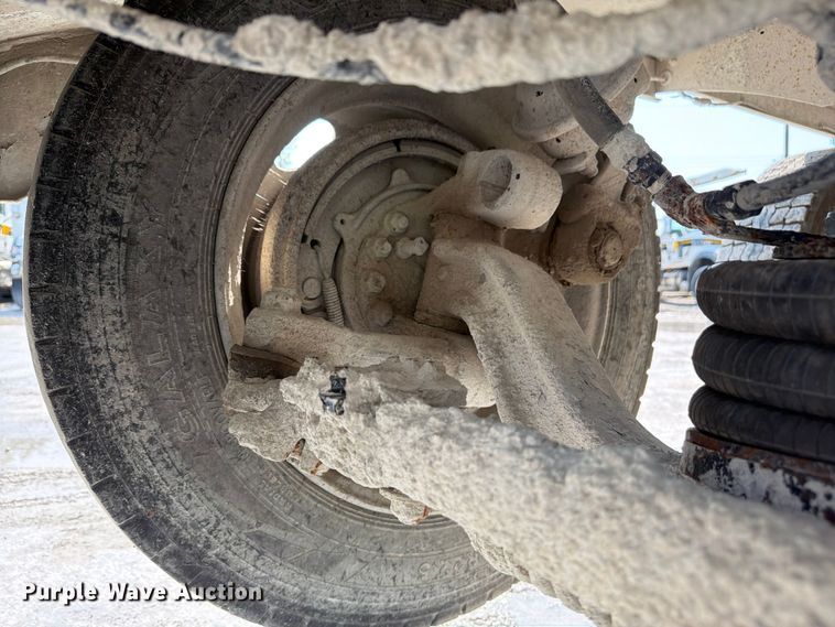 image for item DN6670 2005 Mack Granite CV713  ready mix truck