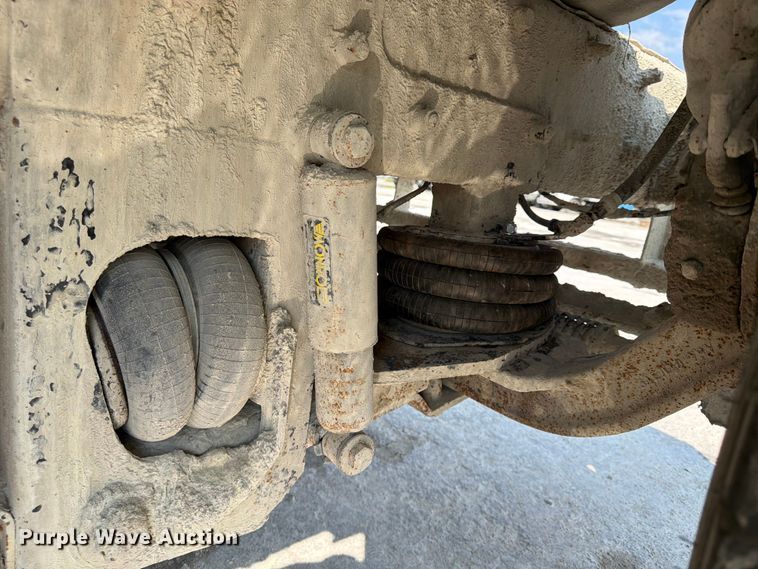 image for item DN6670 2005 Mack Granite CV713  ready mix truck