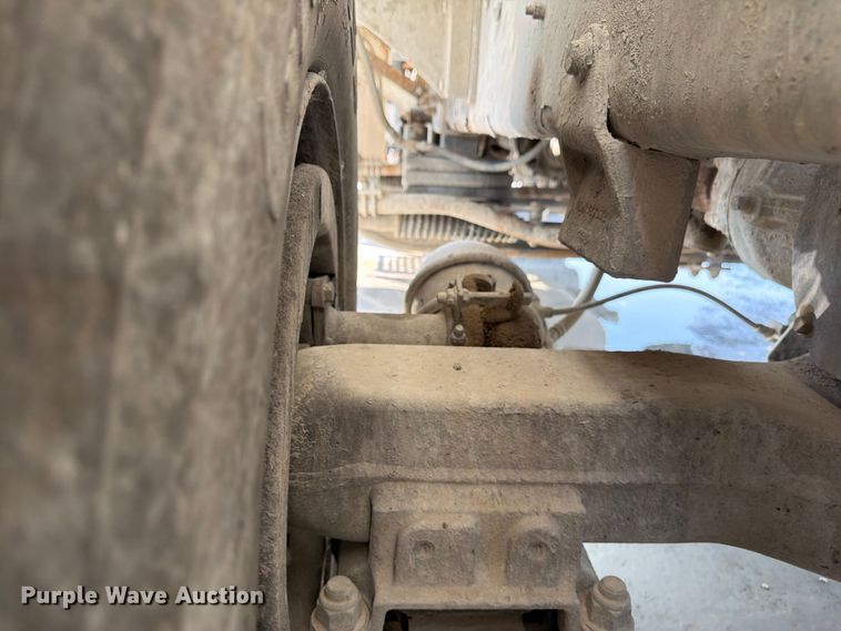 image for item DN6670 2005 Mack Granite CV713  ready mix truck