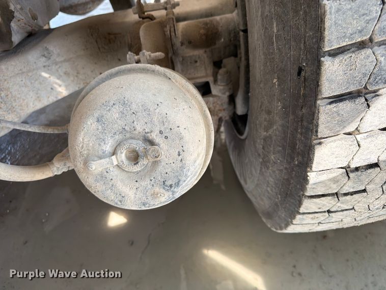 image for item DN6670 2005 Mack Granite CV713  ready mix truck