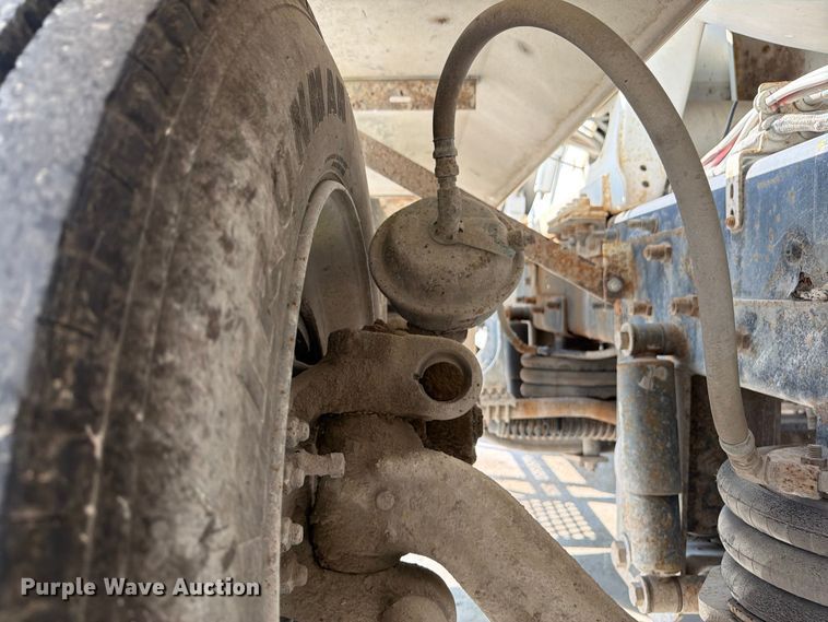 image for item DN6670 2005 Mack Granite CV713  ready mix truck