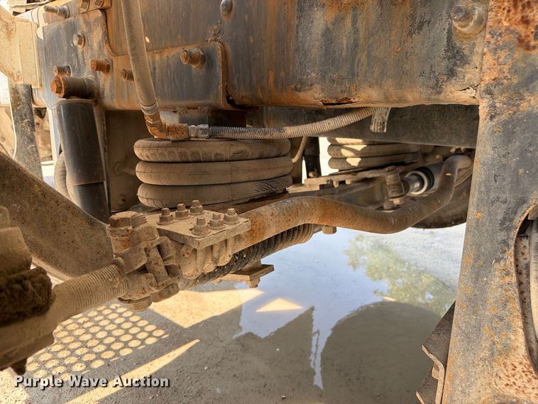 image for item DN6670 2005 Mack Granite CV713  ready mix truck