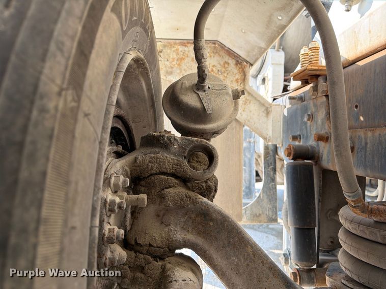 image for item DN6670 2005 Mack Granite CV713  ready mix truck