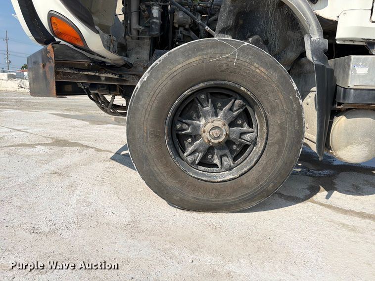 image for item DN6670 2005 Mack Granite CV713  ready mix truck