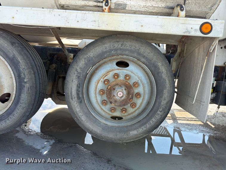 image for item DN6670 2005 Mack Granite CV713  ready mix truck