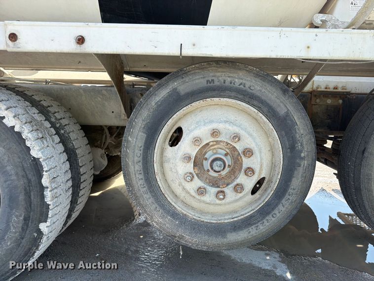image for item DN6670 2005 Mack Granite CV713  ready mix truck