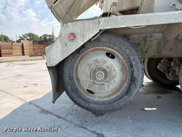image for item DN6670 2005 Mack Granite CV713  ready mix truck