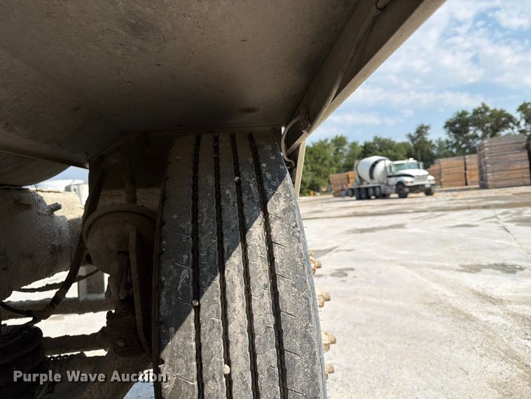 image for item DN6670 2005 Mack Granite CV713  ready mix truck