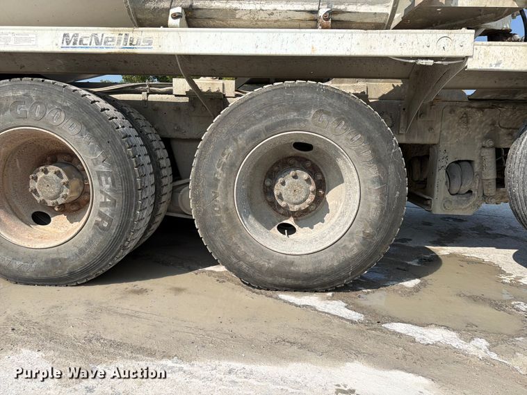 image for item DN6670 2005 Mack Granite CV713  ready mix truck