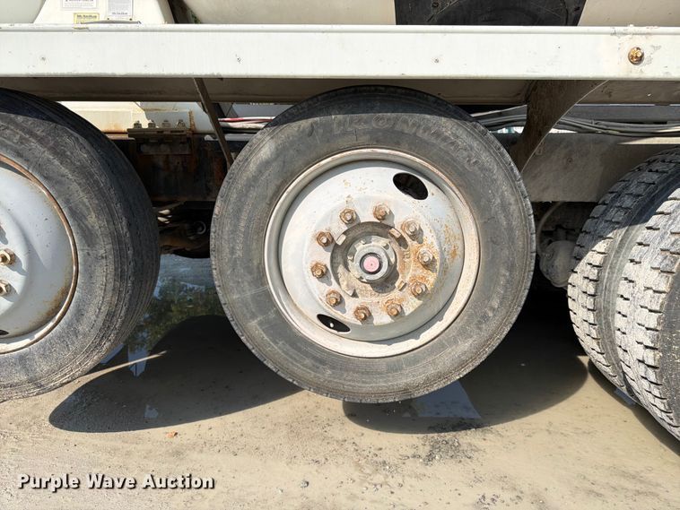 image for item DN6670 2005 Mack Granite CV713  ready mix truck