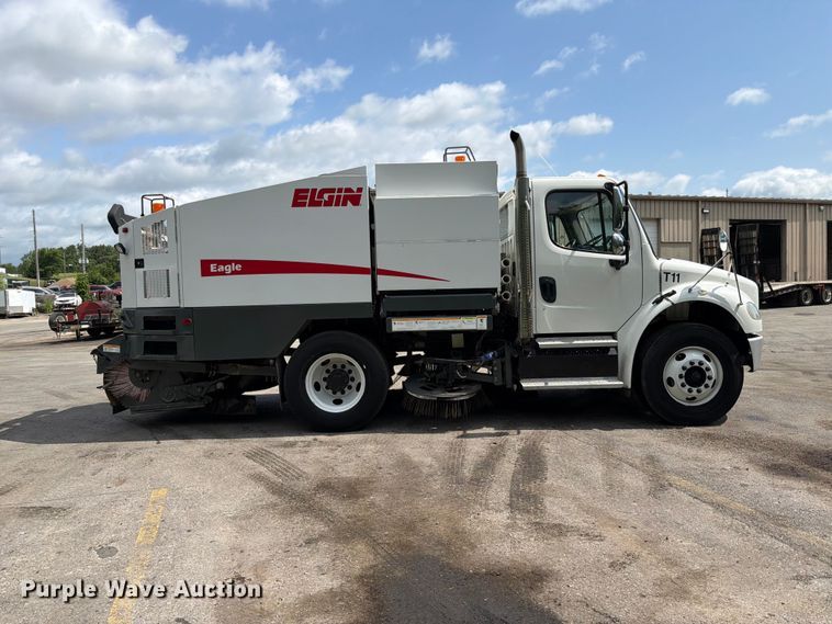 image for item DQ7840 2013 Freightliner Business Class M2 street sweeper truck