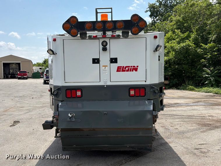 image for item DQ7840 2013 Freightliner Business Class M2 street sweeper truck