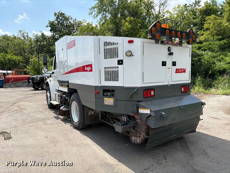 image for item DQ7840 2013 Freightliner Business Class M2 street sweeper truck