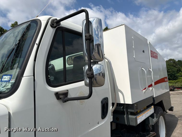 image for item DQ7840 2013 Freightliner Business Class M2 street sweeper truck