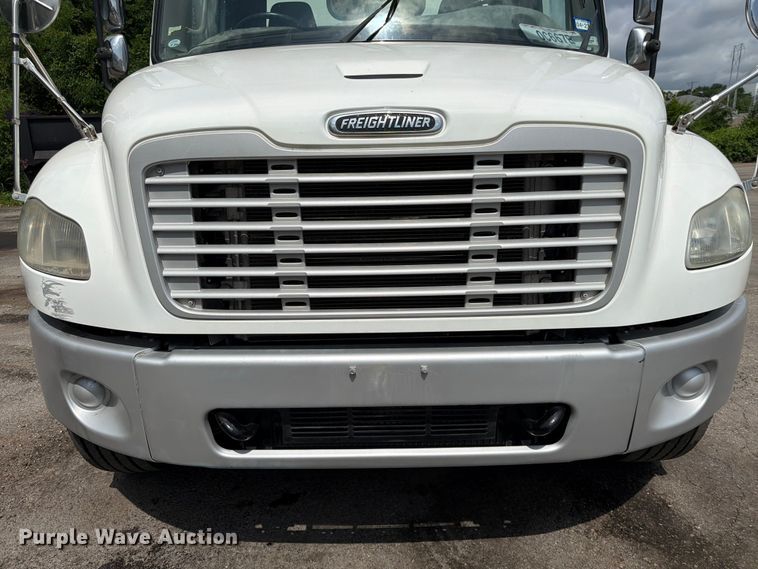 image for item DQ7840 2013 Freightliner Business Class M2 street sweeper truck