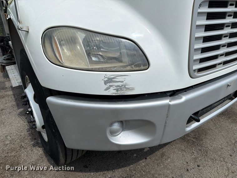 image for item DQ7840 2013 Freightliner Business Class M2 street sweeper truck