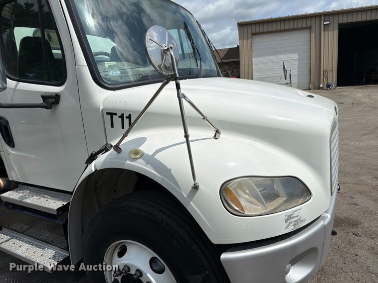 image for item DQ7840 2013 Freightliner Business Class M2 street sweeper truck
