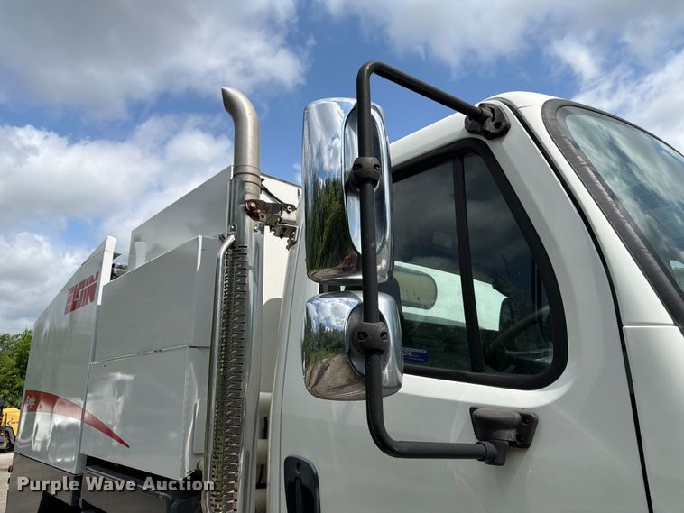 image for item DQ7840 2013 Freightliner Business Class M2 street sweeper truck