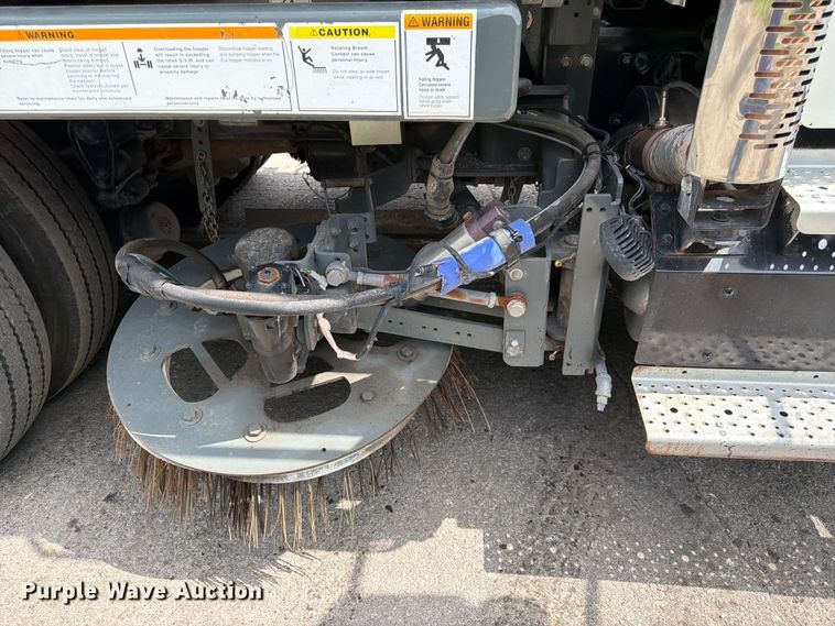 image for item DQ7840 2013 Freightliner Business Class M2 street sweeper truck