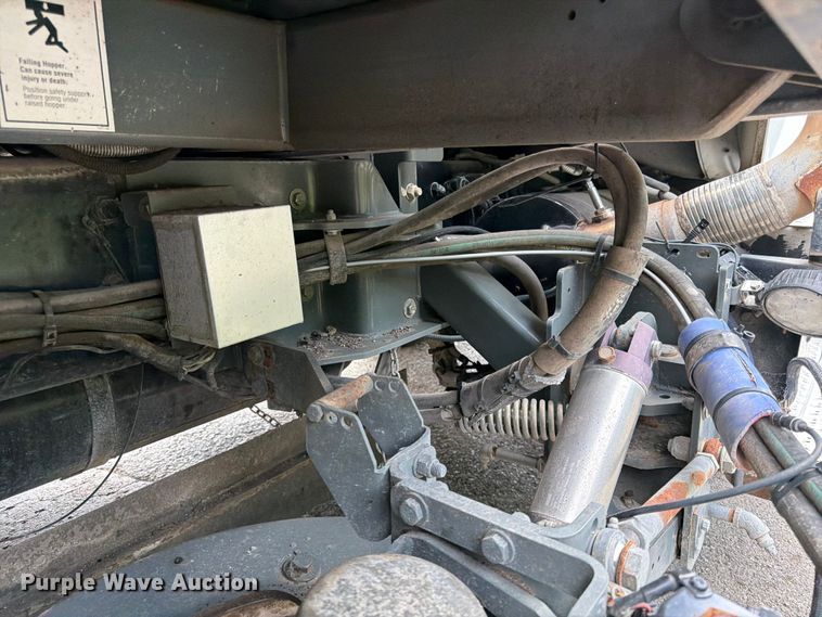 image for item DQ7840 2013 Freightliner Business Class M2 street sweeper truck