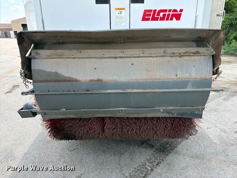 image for item DQ7840 2013 Freightliner Business Class M2 street sweeper truck