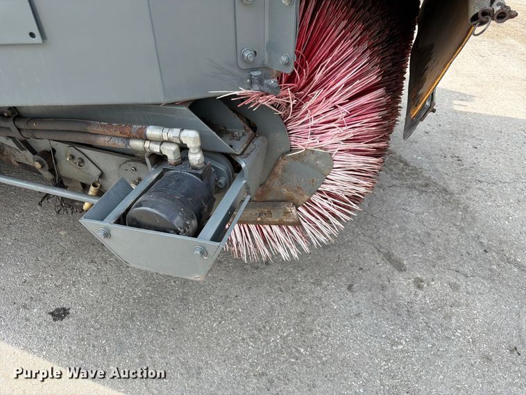 image for item DQ7840 2013 Freightliner Business Class M2 street sweeper truck