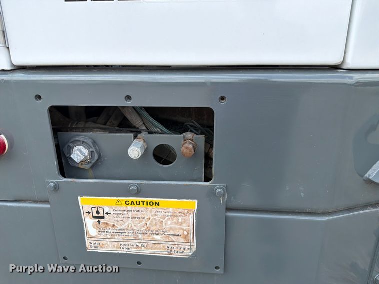 image for item DQ7840 2013 Freightliner Business Class M2 street sweeper truck