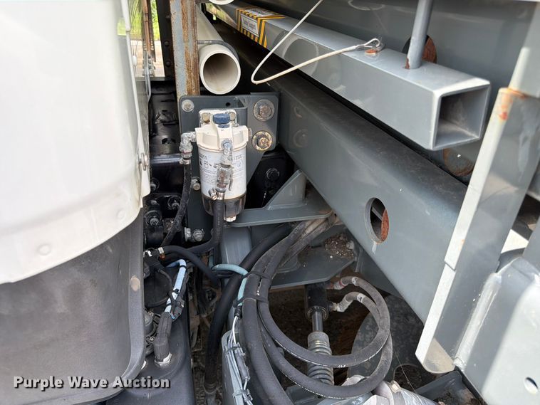 image for item DQ7840 2013 Freightliner Business Class M2 street sweeper truck