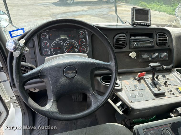 image for item DQ7840 2013 Freightliner Business Class M2 street sweeper truck