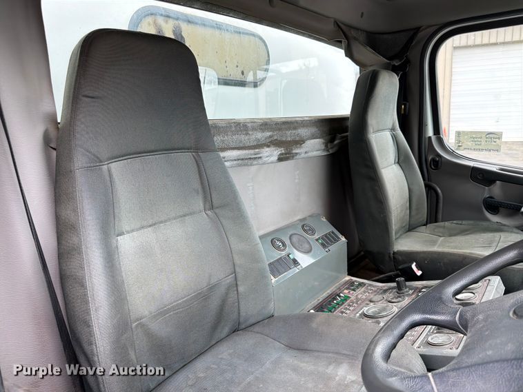 image for item DQ7840 2013 Freightliner Business Class M2 street sweeper truck