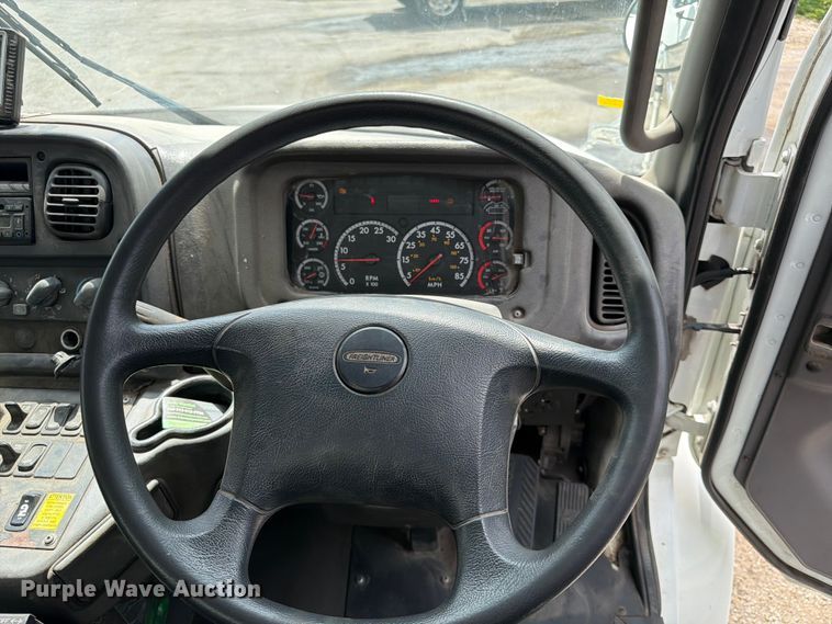 image for item DQ7840 2013 Freightliner Business Class M2 street sweeper truck