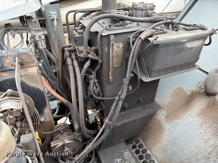 image for item DQ7840 2013 Freightliner Business Class M2 street sweeper truck