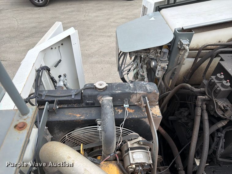 image for item DQ7840 2013 Freightliner Business Class M2 street sweeper truck
