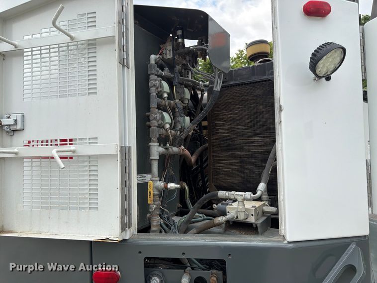 image for item DQ7840 2013 Freightliner Business Class M2 street sweeper truck