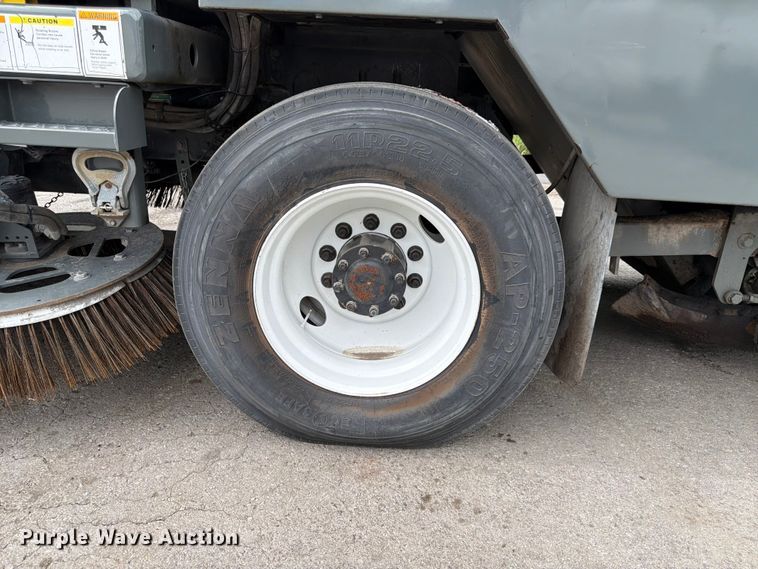 image for item DQ7840 2013 Freightliner Business Class M2 street sweeper truck