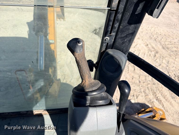 image for item DU1501 2011 Caterpillar 420E backhoe