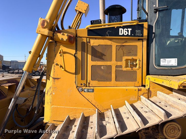 image for item DU1502 2007 Caterpillar D6T XL dozer