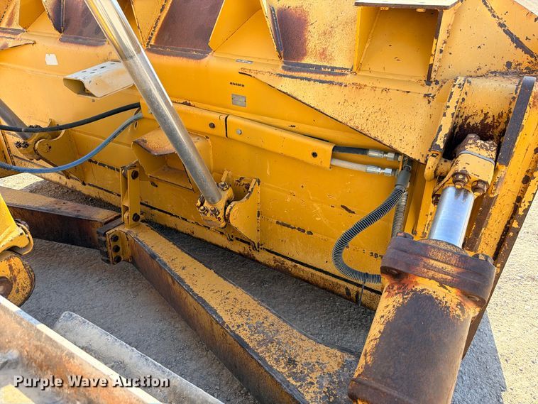image for item DU1502 2007 Caterpillar D6T XL dozer