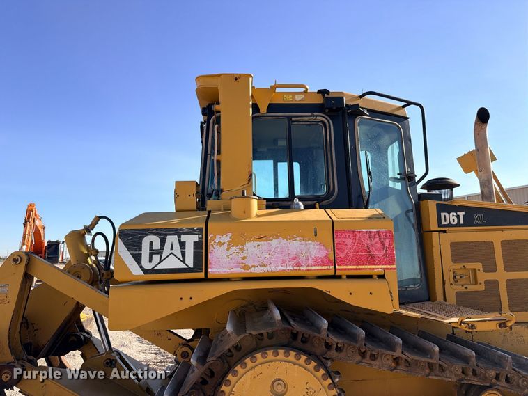 image for item DU1502 2007 Caterpillar D6T XL dozer
