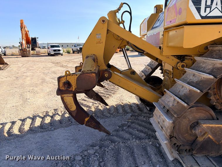 image for item DU1502 2007 Caterpillar D6T XL dozer