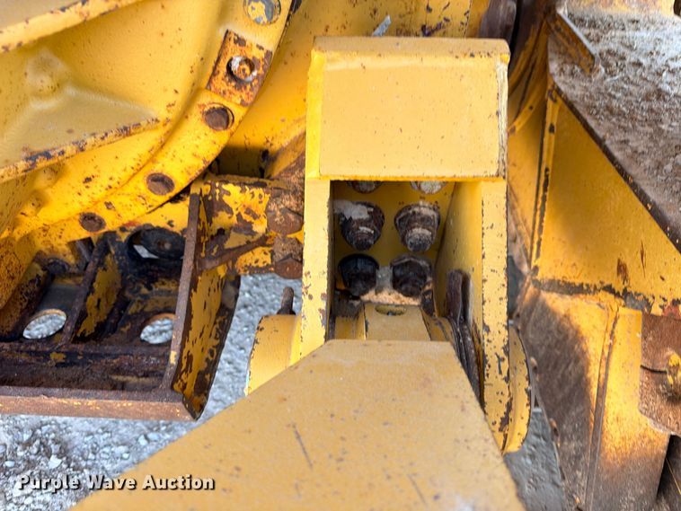 image for item DU1502 2007 Caterpillar D6T XL dozer