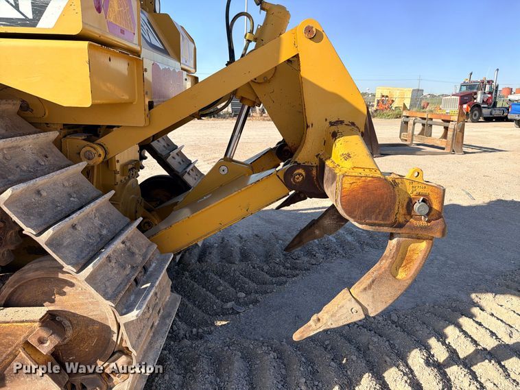 image for item DU1502 2007 Caterpillar D6T XL dozer