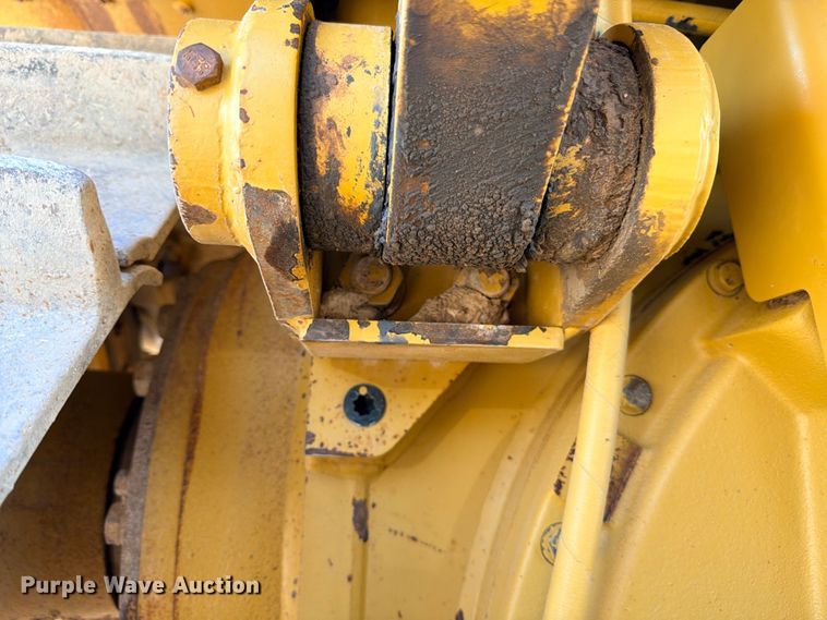 image for item DU1502 2007 Caterpillar D6T XL dozer