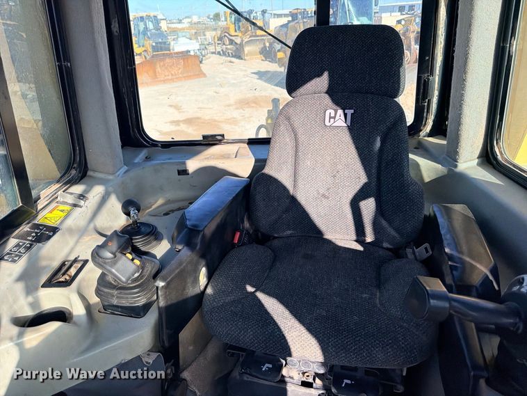 image for item DU1502 2007 Caterpillar D6T XL dozer