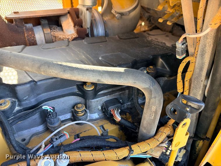 image for item DU1502 2007 Caterpillar D6T XL dozer