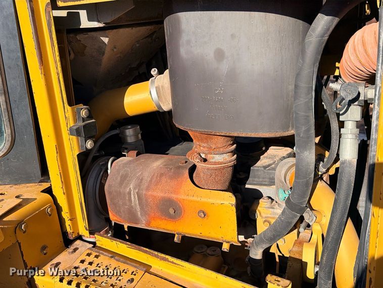 image for item DU1502 2007 Caterpillar D6T XL dozer